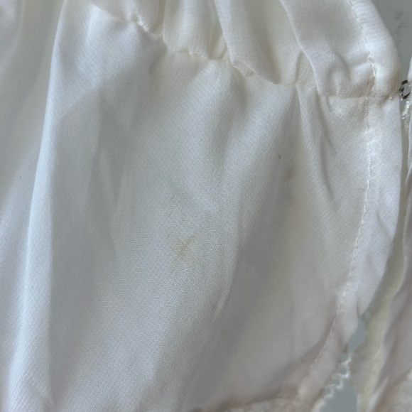 Rose Tree | White Ruffled Duster - Picture 7 of 7